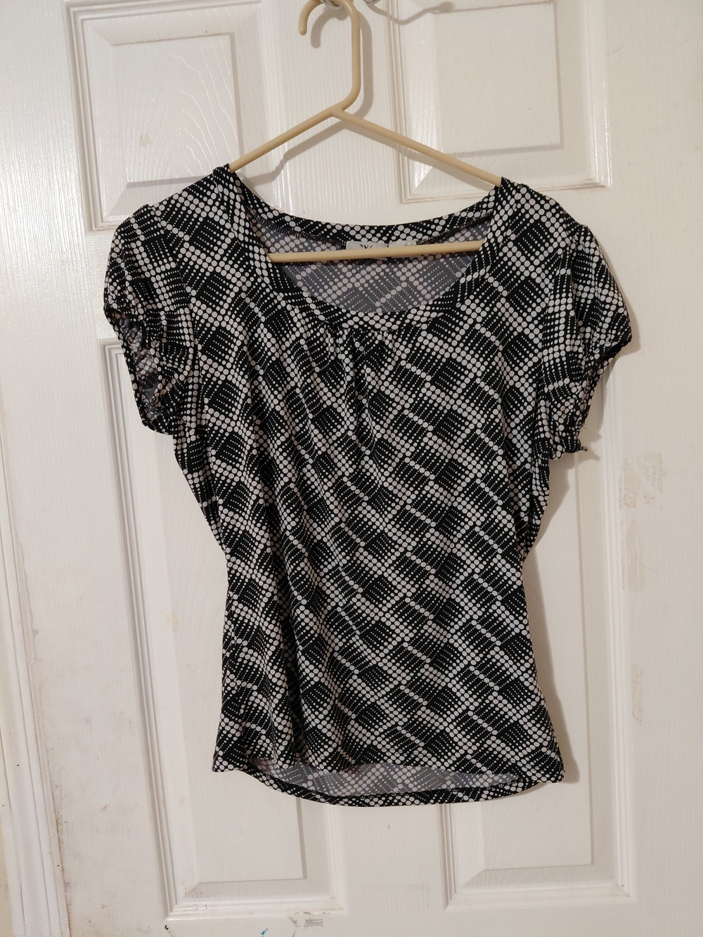 Worthington Black and White Dot Print Stretch Top
